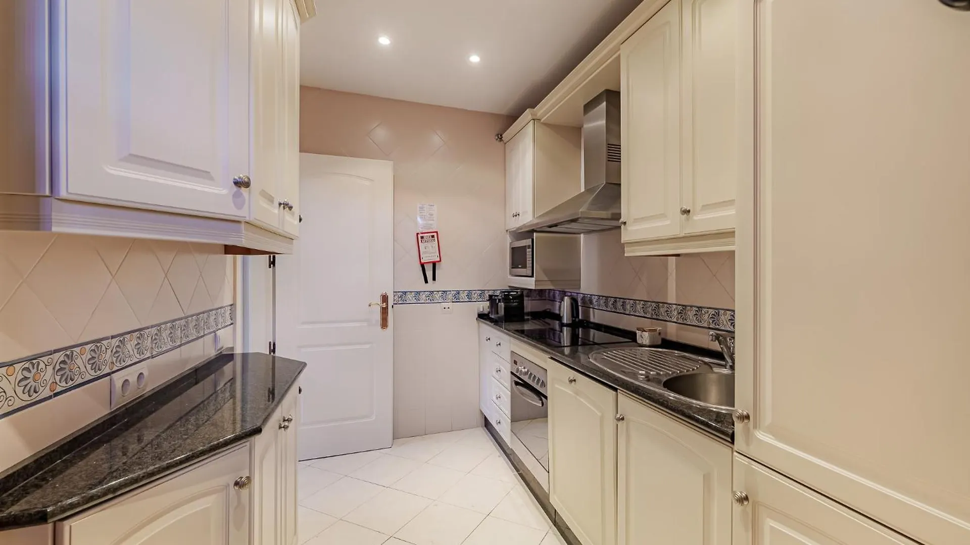 Secret View Elviria Gardens Apartment Marbella