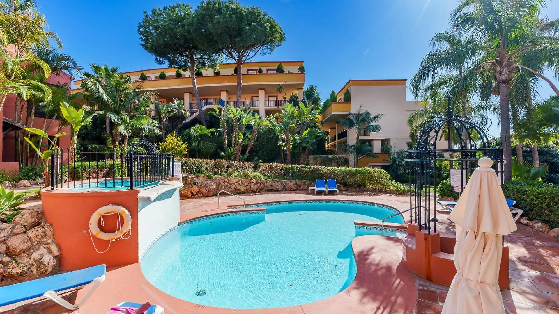 Secret View Elviria Gardens Apartment Marbella