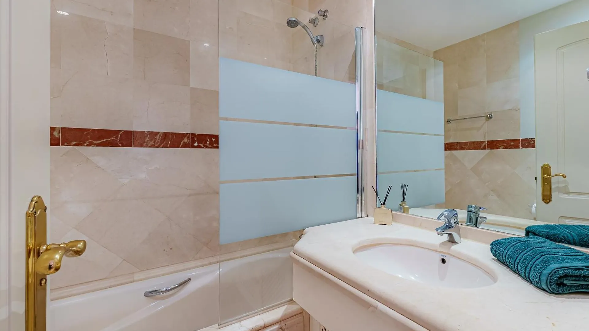 Secret View Elviria Gardens Apartment Marbella